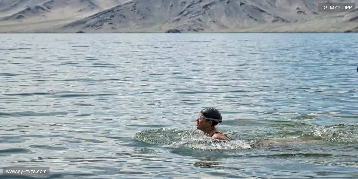 🏀巅峰对决，激情无限！🔥亲临现场，感受心跳加速的体育魅力！